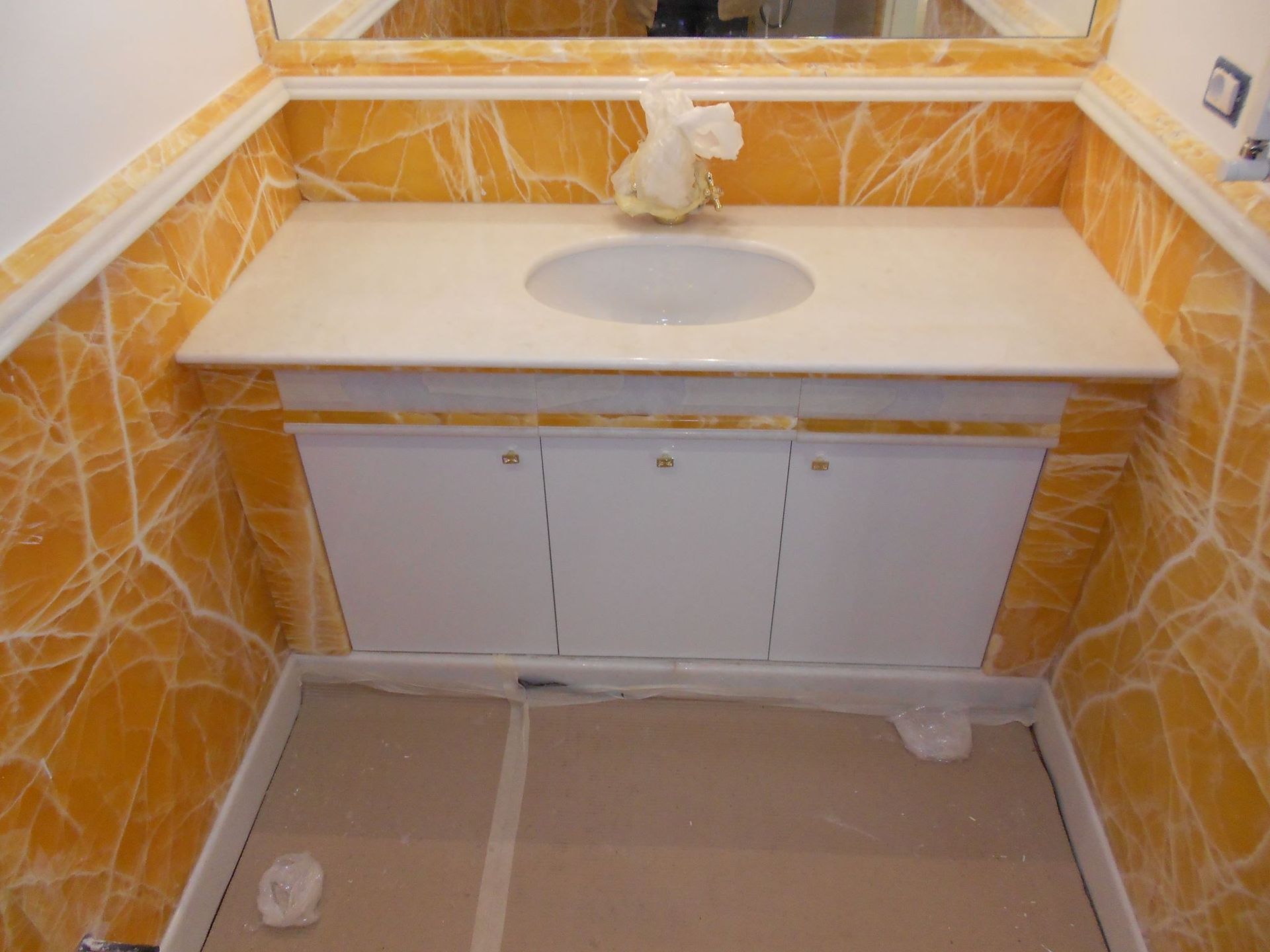 arredo bagno in marmo a Roma