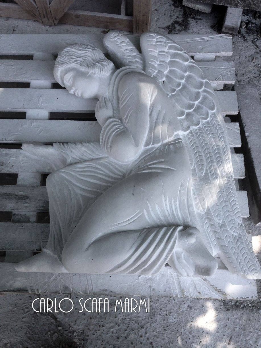 scultura angelo in marmo a Roma