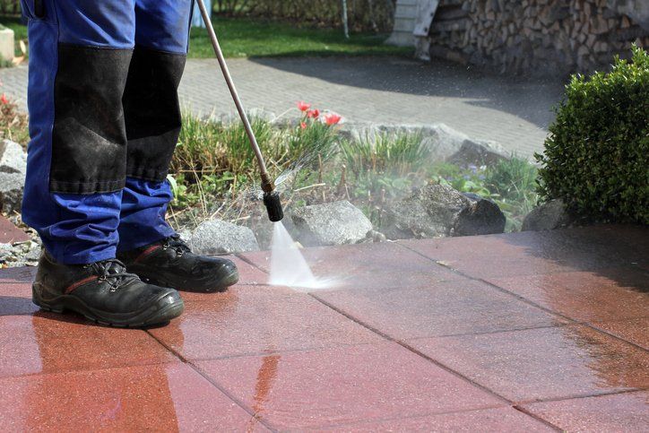 Pressure Washer Cleaning a Weathered Deck - Savannah, GA - Squeaky Clean Pressure Washer Cleaning a Weathered Deck - Savannah, GA - Squeaky Clean