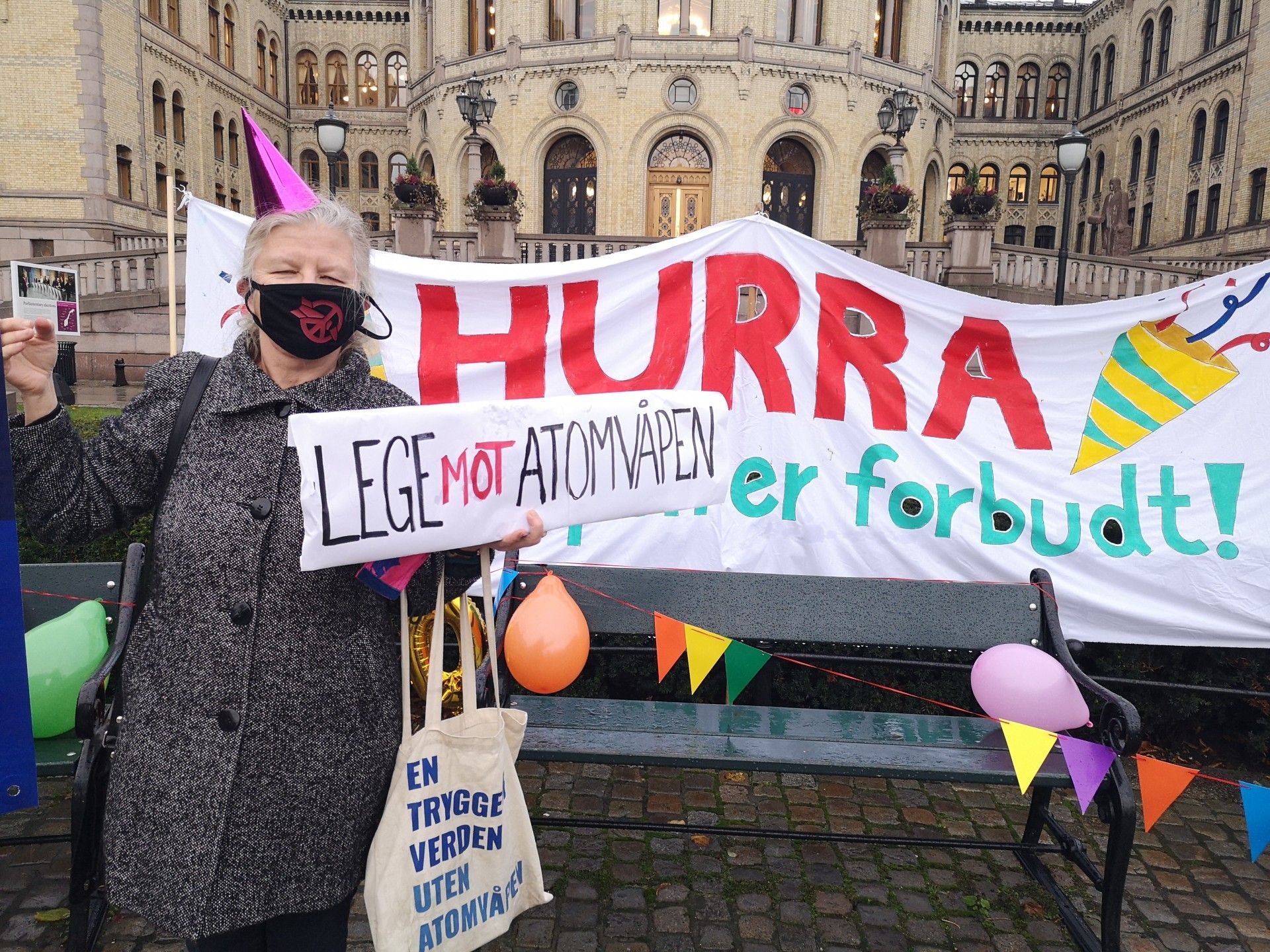 HURRA - Vi feiret at atomvåpen blir forbudt