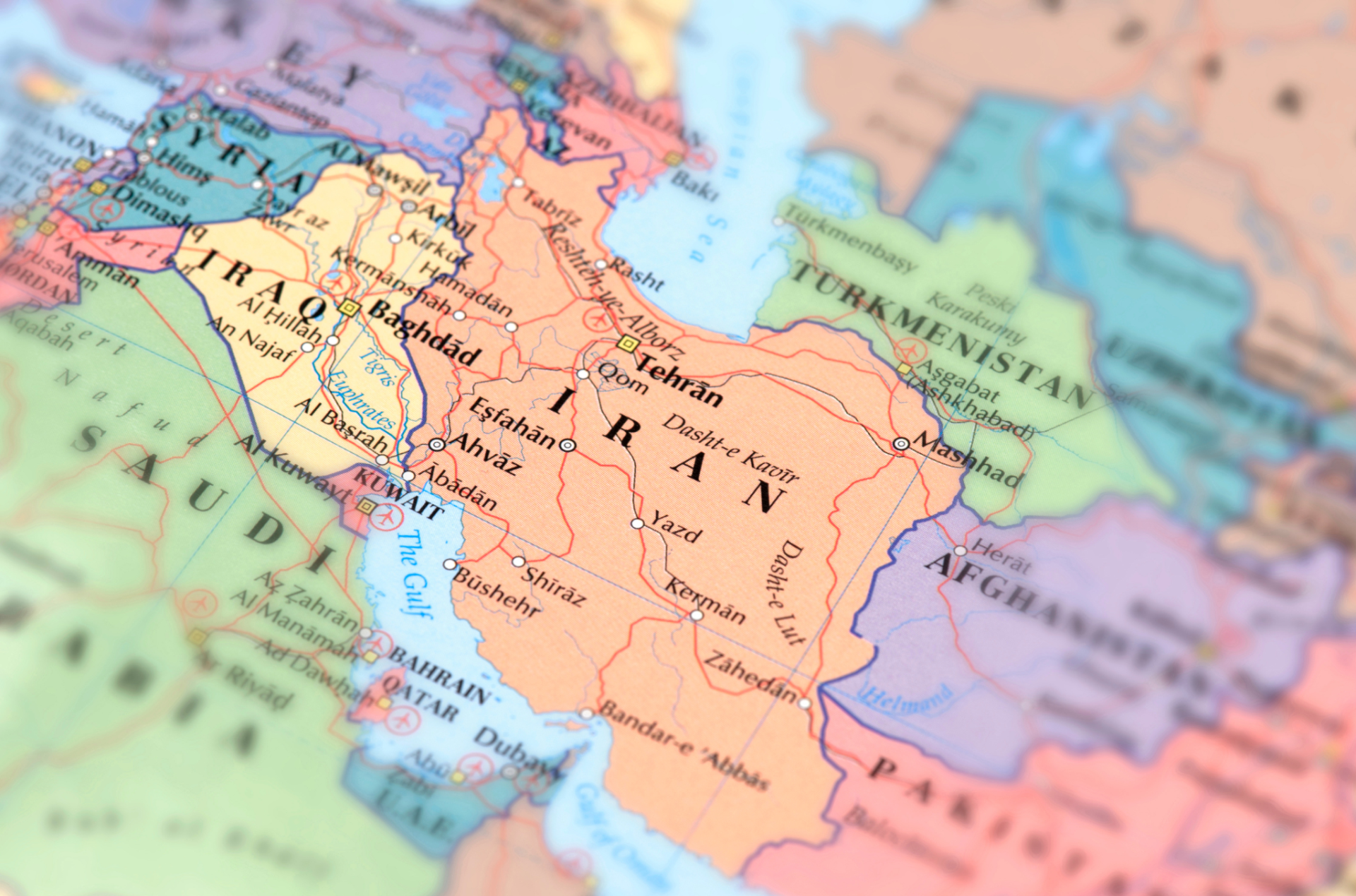 Vi fordømmer Israels angrep på Iran