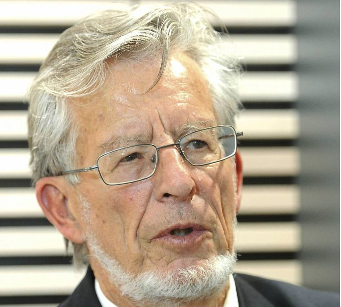 Minneord: Einar Kringlen