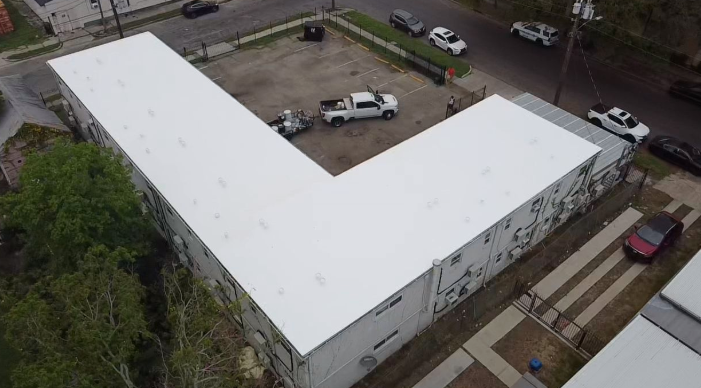 A picture of a roof with a 5 year transferable product warranty