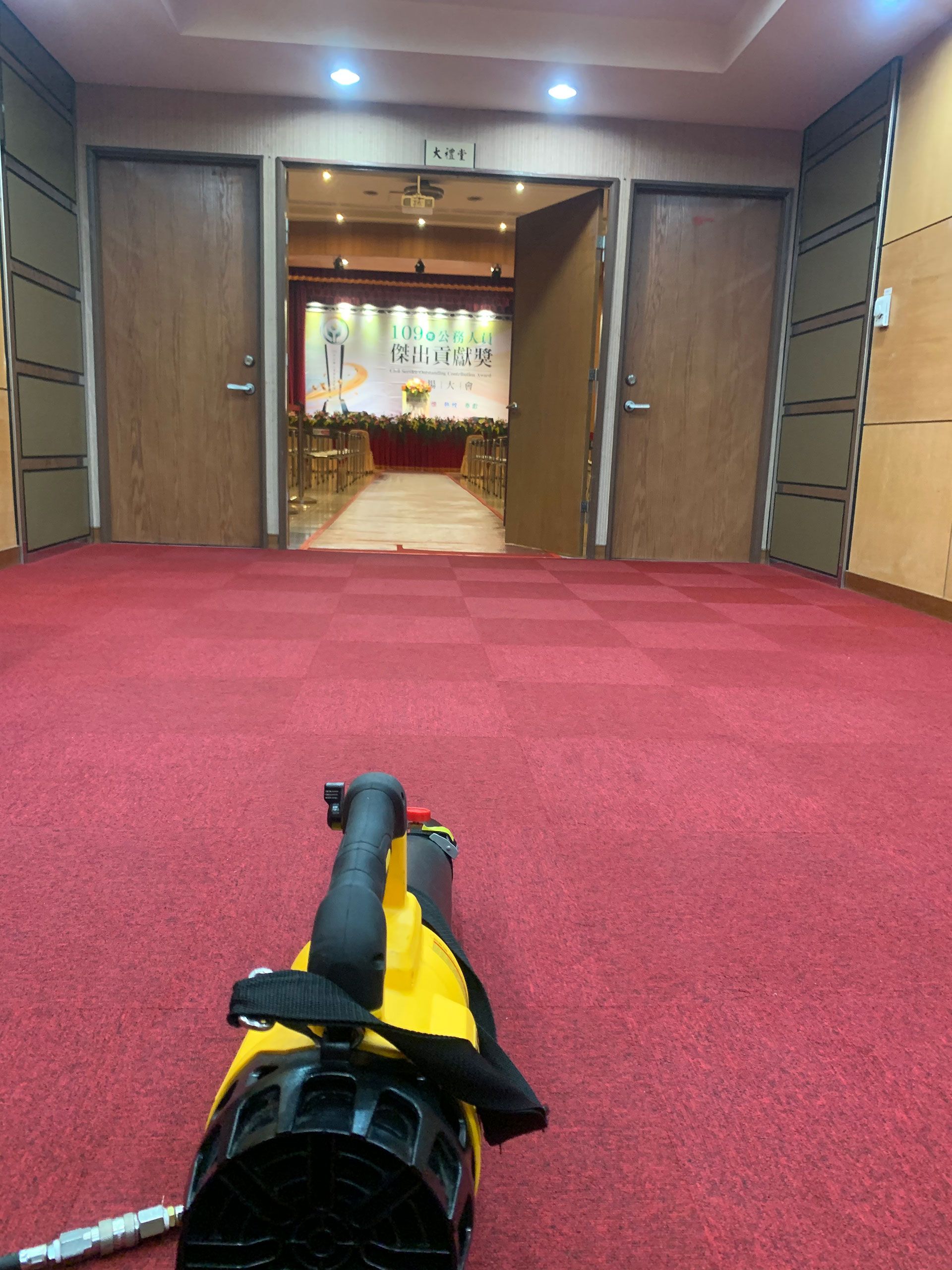 賽博斯環境醫生對禮堂進行專業病媒防治燻蒸施工，台北市新北市大型空間蟲害防治服務