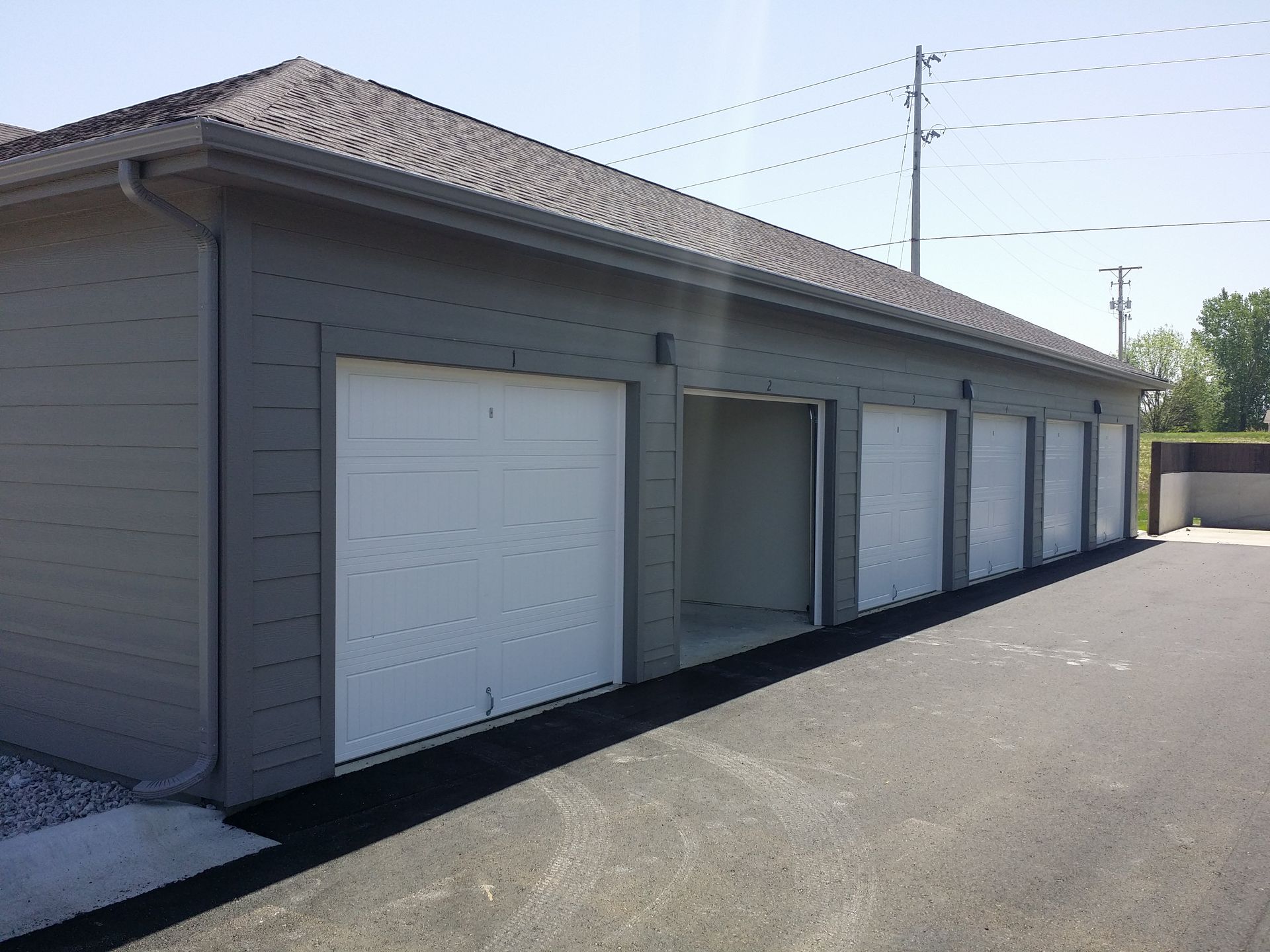 garage space available for apartment on 6th