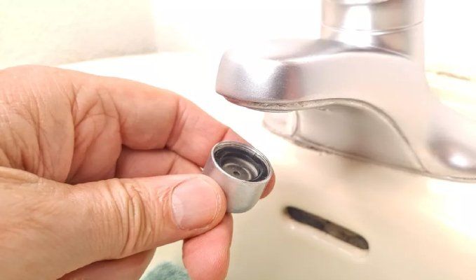 Installing faucet aerator