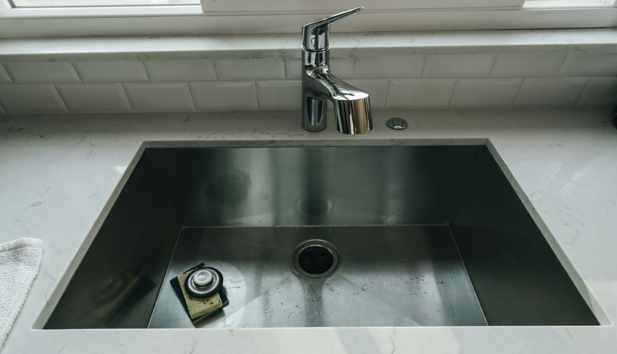 kitchen drain sink