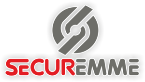 Logo SecureMME con testo stilizzato rosso e grigio e icona circolare grigia sopra di esso.