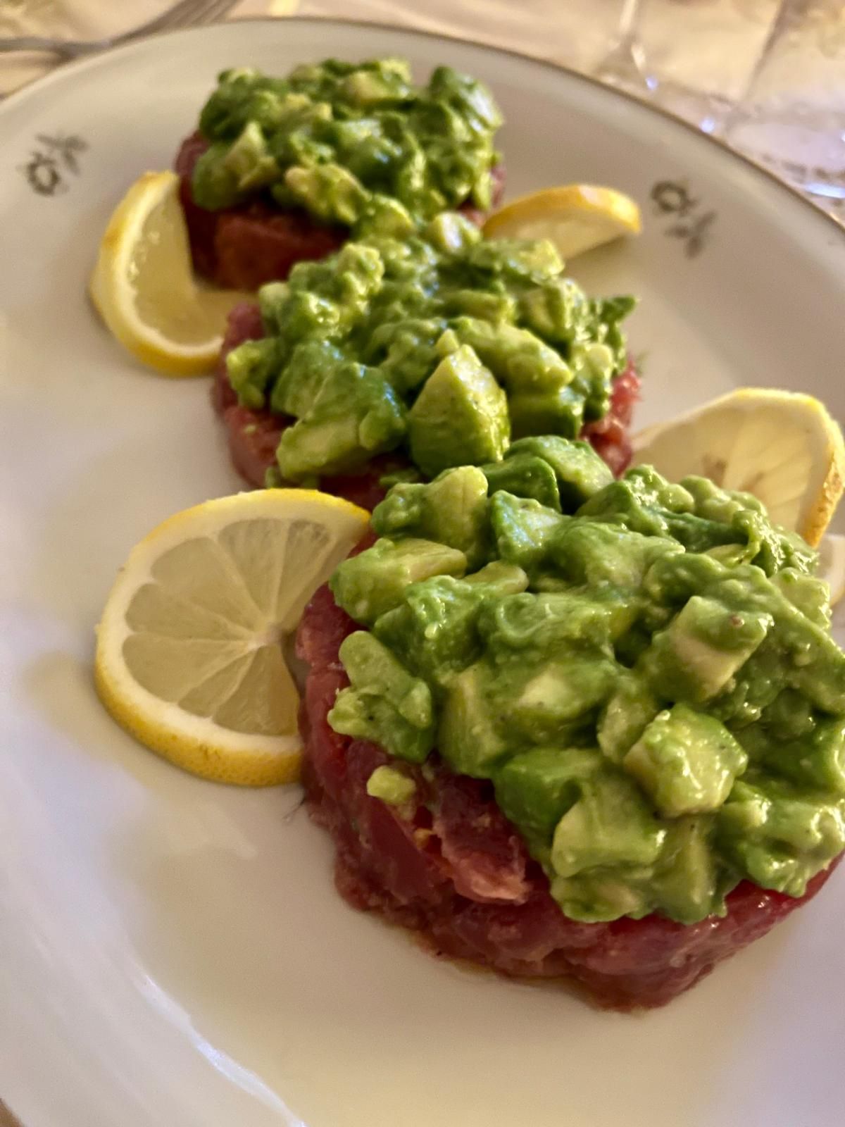 Tartar di Tonno im Beachrestaurant Amore & Friends am Lido Aurora in Peschici