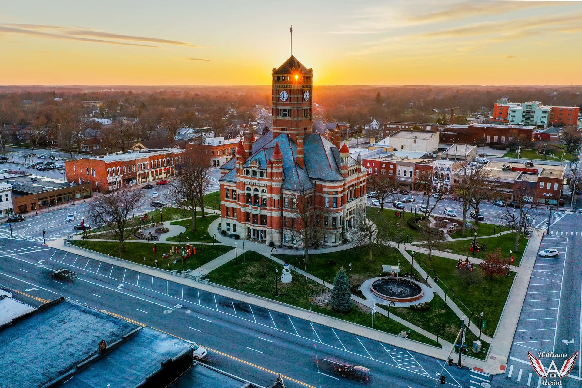 Winter photo of the Williams County Courthouse