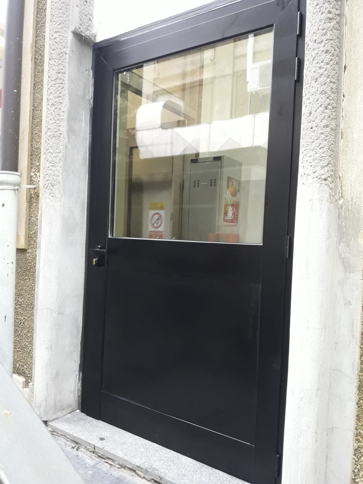 Vetrine ingresso negozi