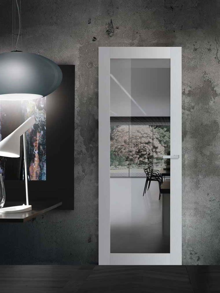 Porta in vetro con cornice bianca 