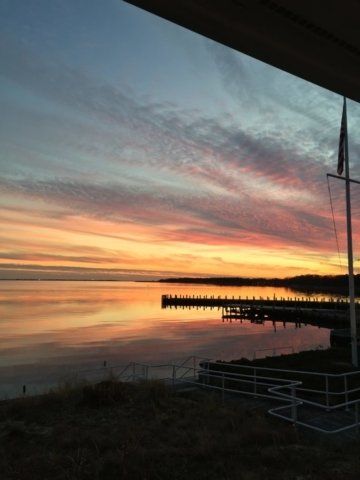 waterfront dining