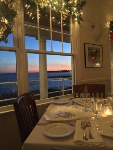 waterfront dining