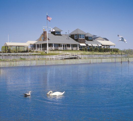 Trumpets on the Bay - waterfront dining venue