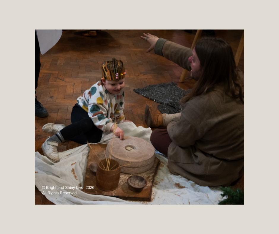 Boy with crown meeting Viking at Havelok Viking event