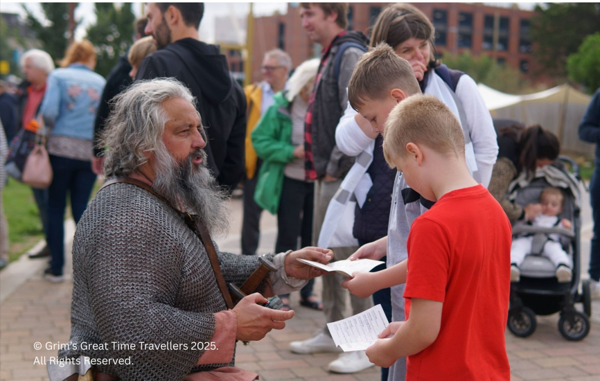 Grim the Viking meets children at Havelok event