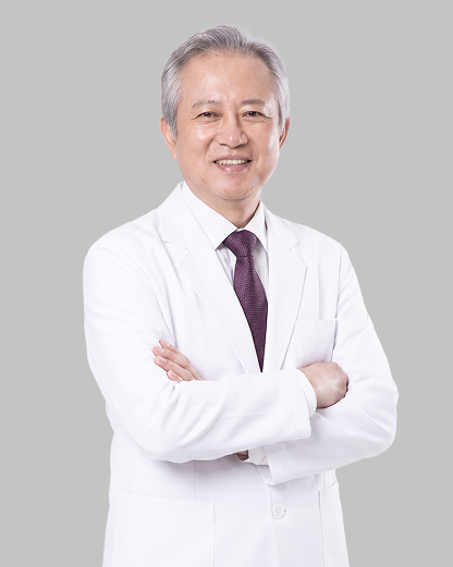 Dr. Yang Hyoung-mo — board-certified ophthalmologist, Gangnam Smile Eye Clinic