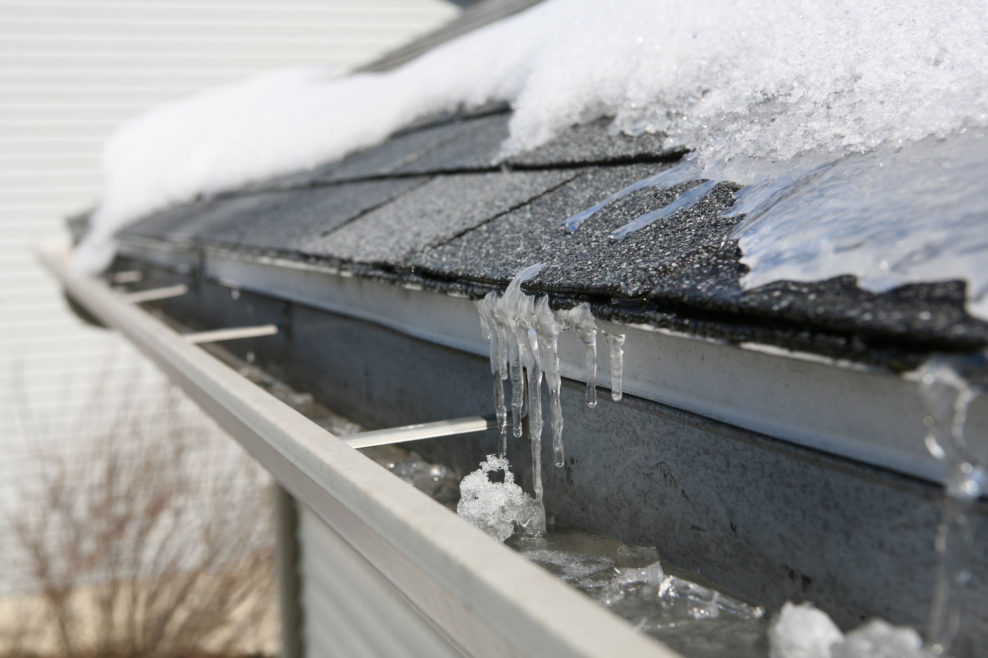 Roof with snow on it in the winter in Northeastern Pennsylvania