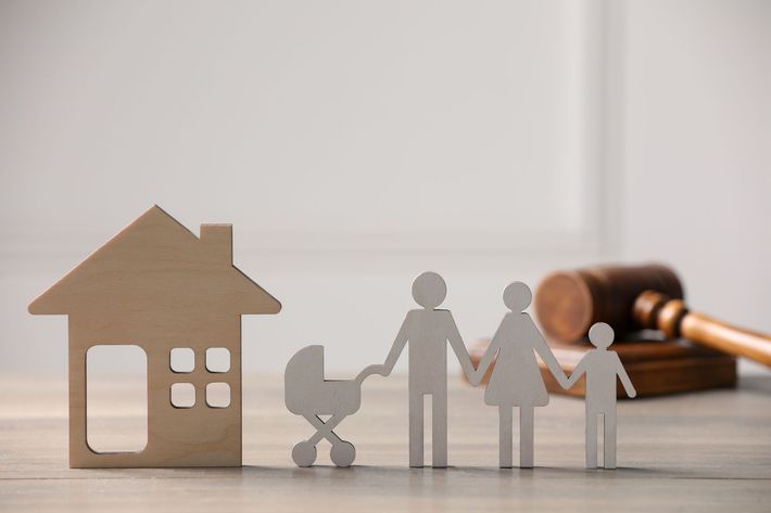 Symbolizing Family Law or Real Estate
