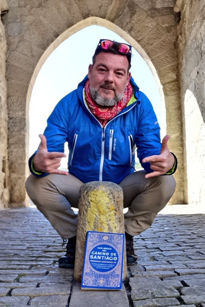 Periodista, escritor. Guía Mágica del Camino de Santiago Guía Magica del Camino de Santiago