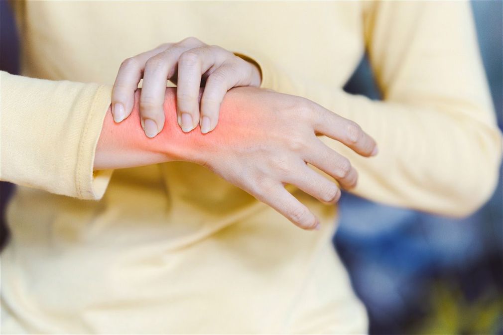 A woman who needs chiropractic care in Bulleen