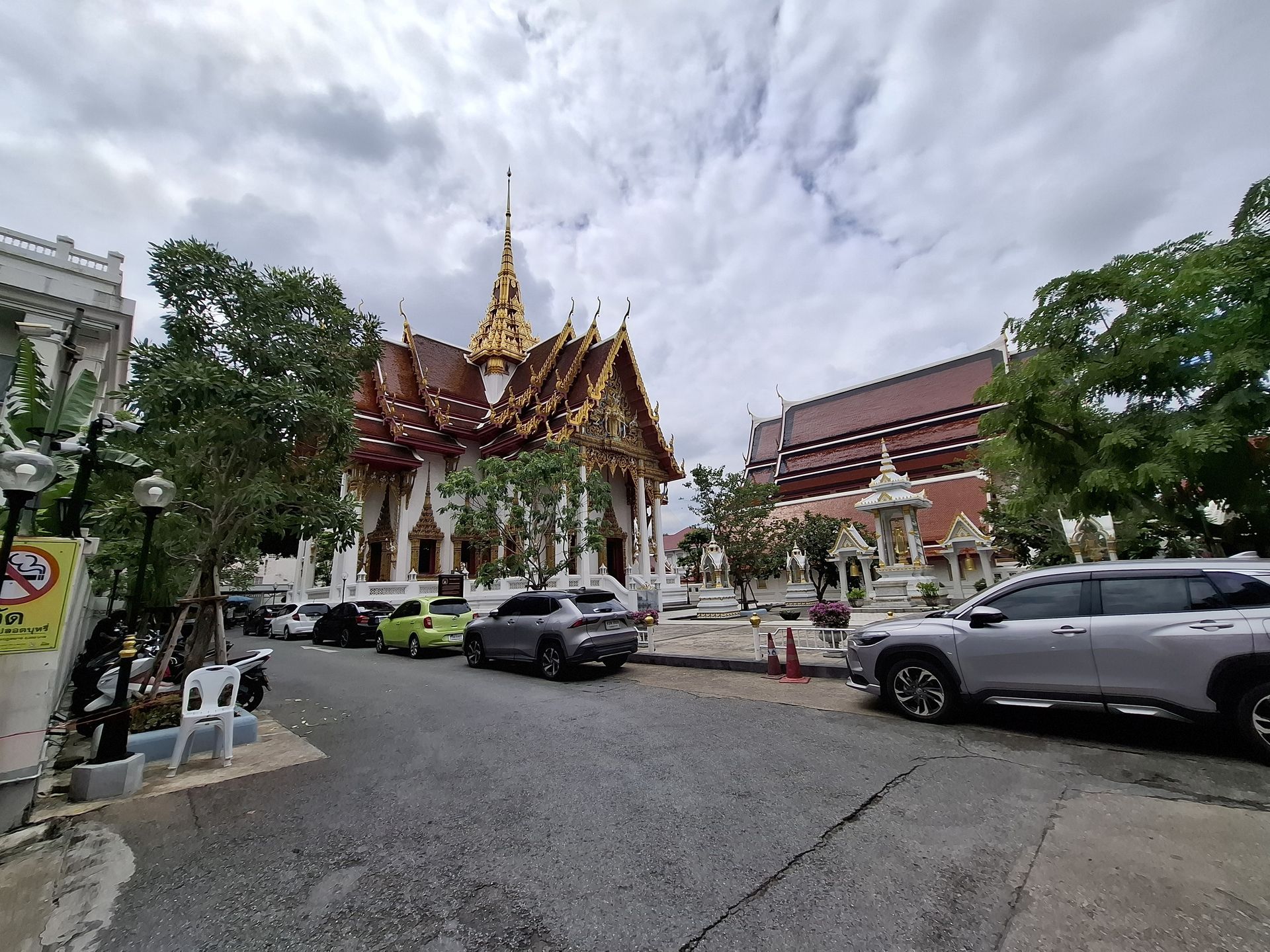 Wat Devaraj Kunchon