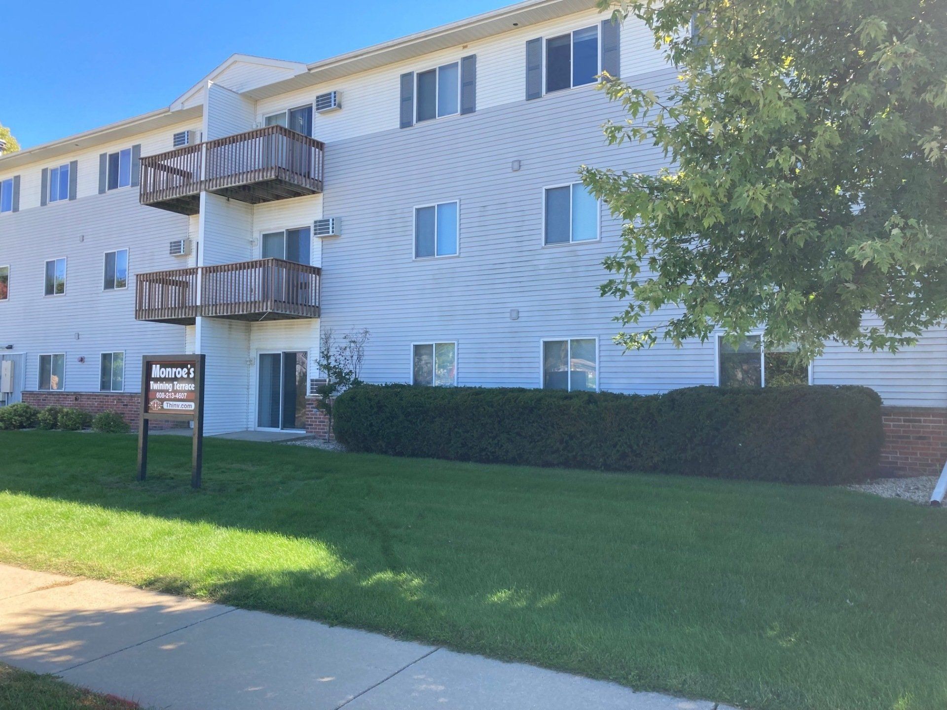 monroes twining terrace exterior