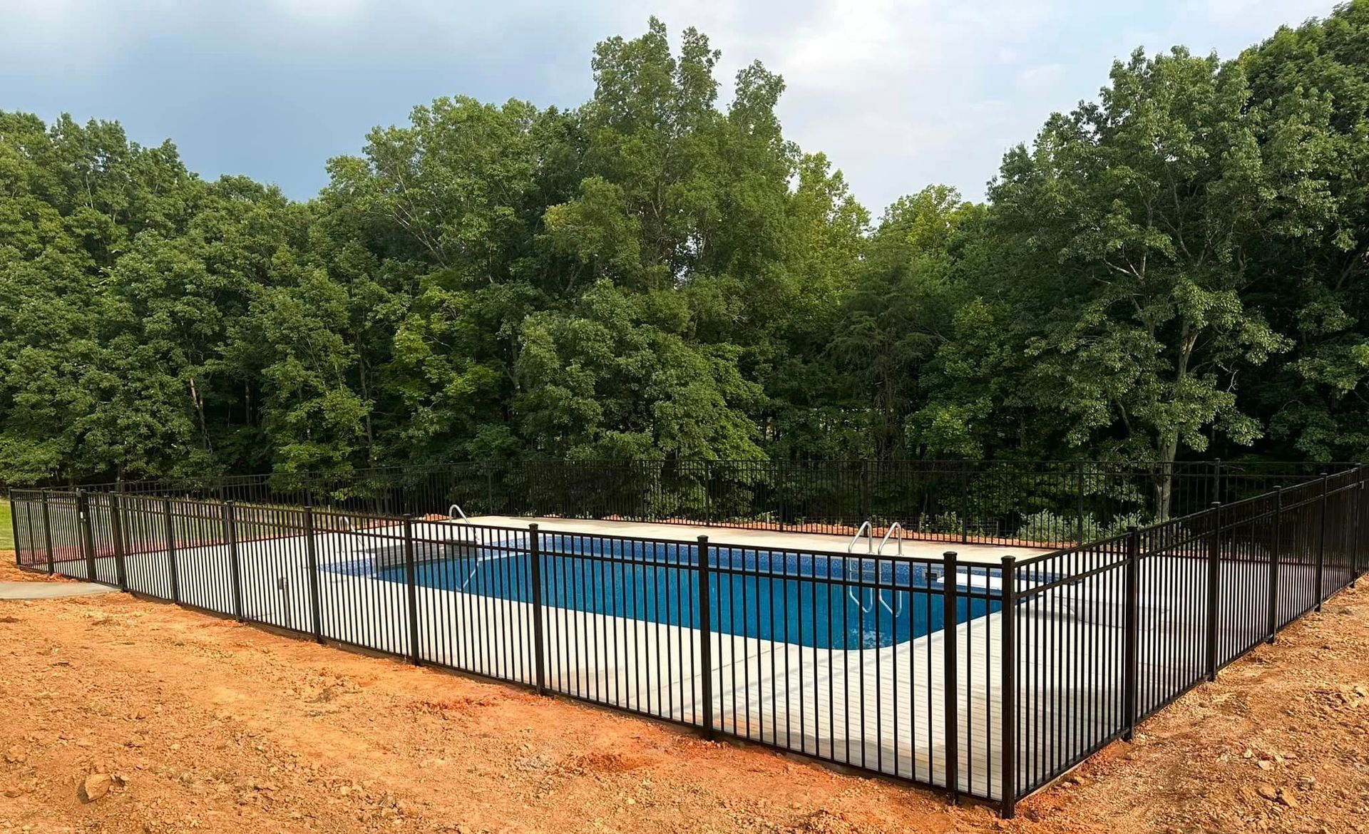 Aluminum fencing around swimming pool