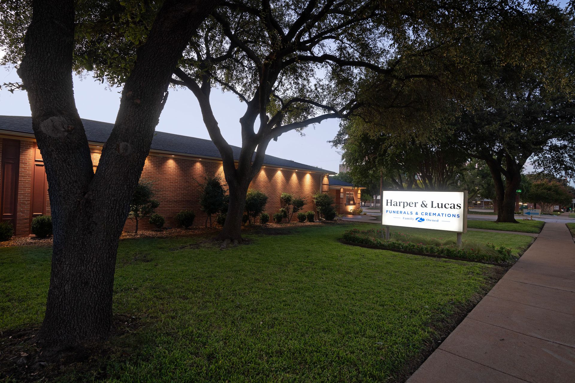 Harper & Lucas Funeral Home & Cremation Services | Fort Worth, TX
