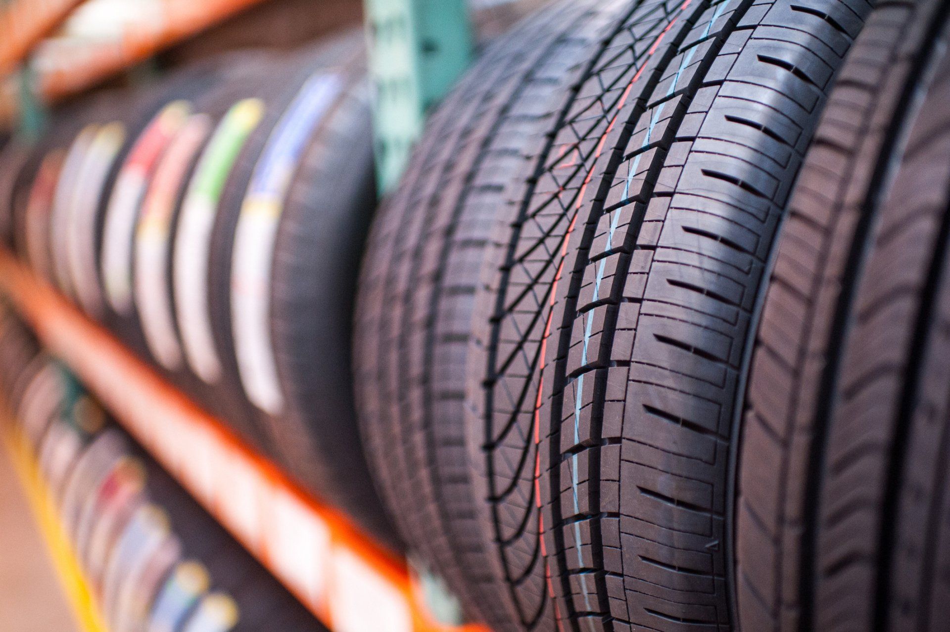 Tires Logo