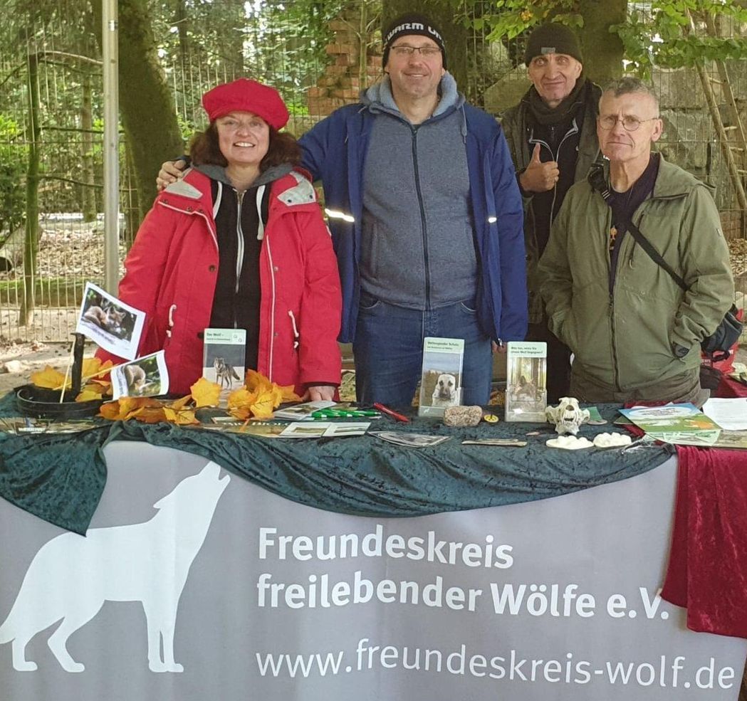 Bild infostand beim Wolfstag im Wildpark Schwarze Berge