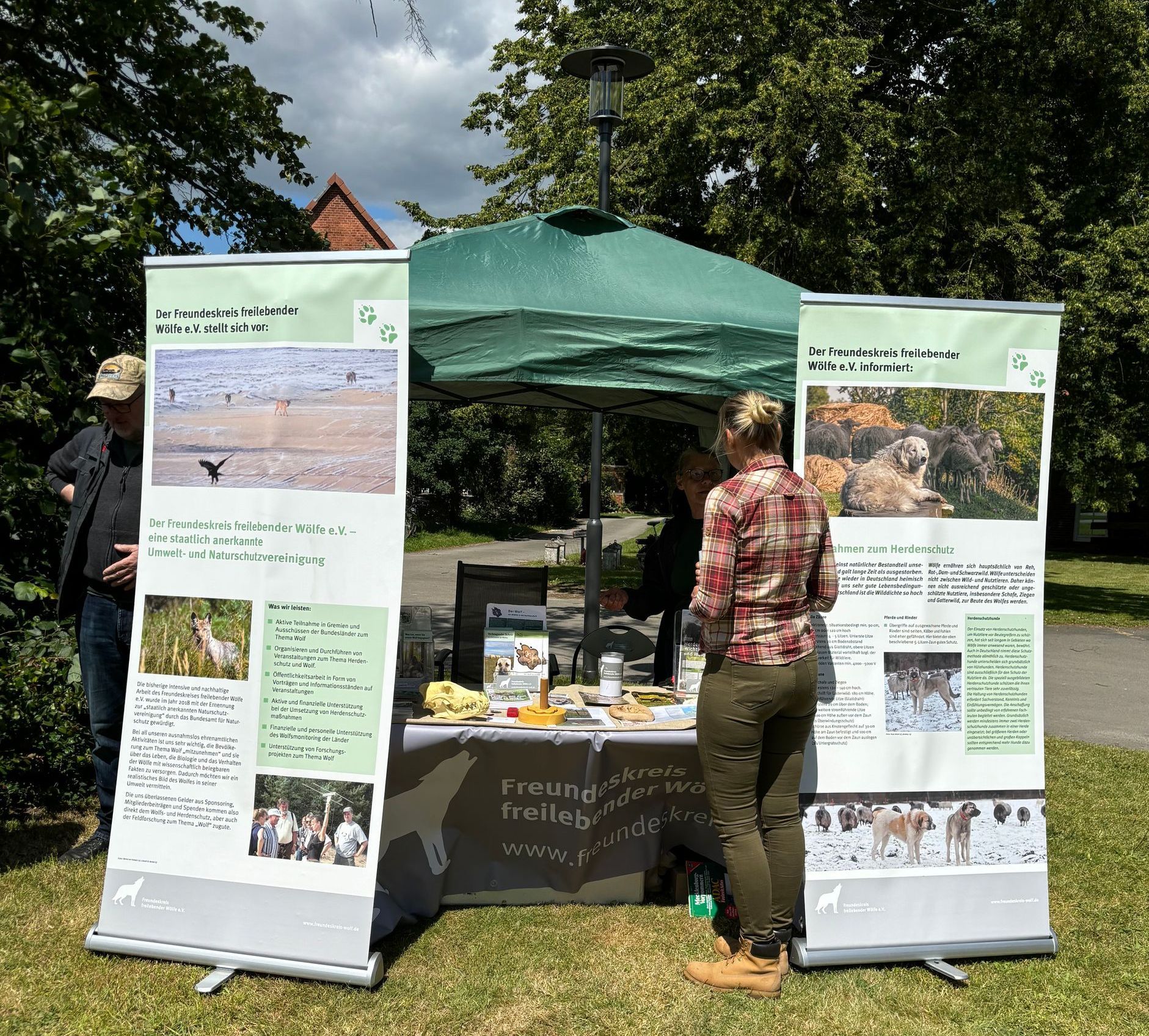 Bild 2 Infostand in Clenze