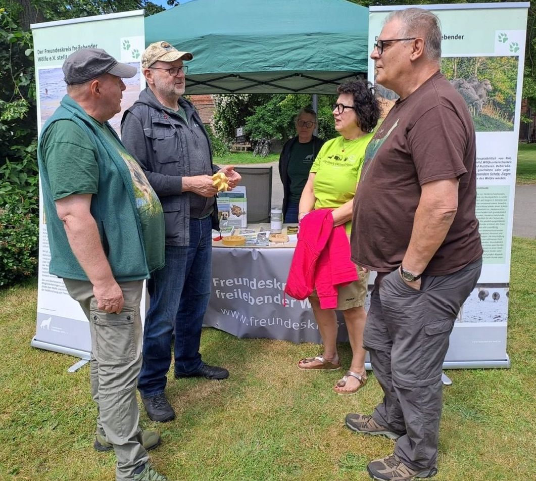 Bild 5 Infostand in Clenze