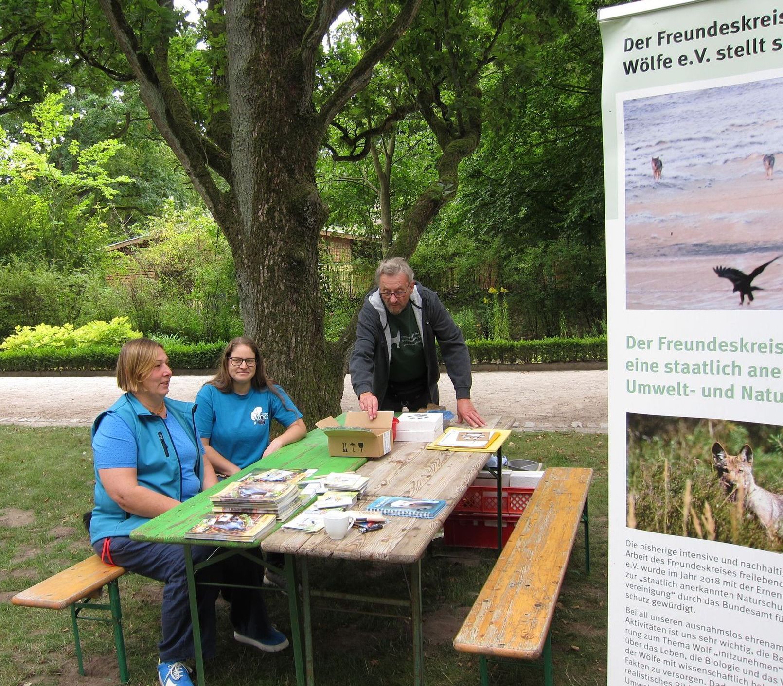 Bild  2 Infostand Zoo Rostock