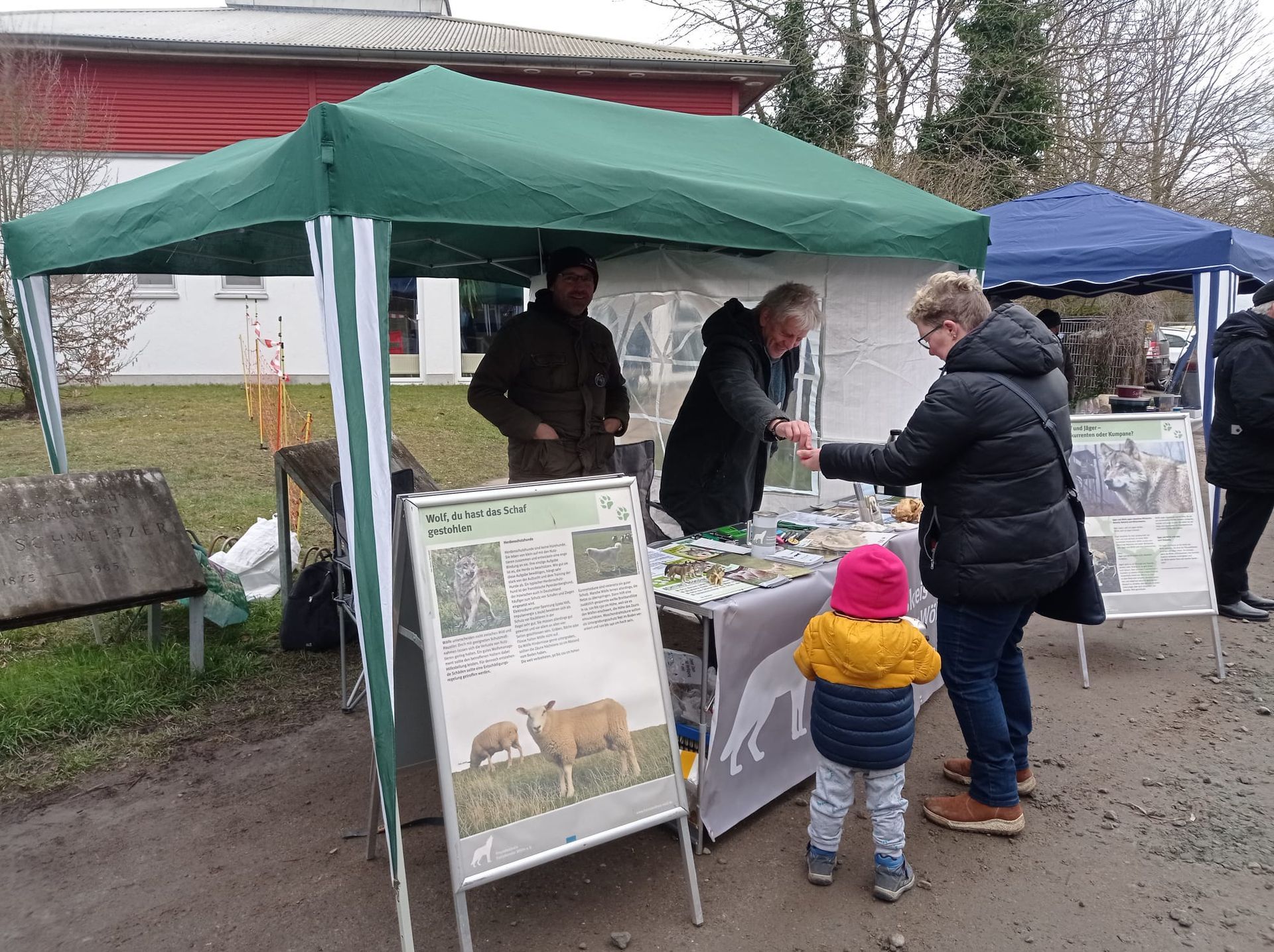 Bild  Infostand Tierheim Lübeck