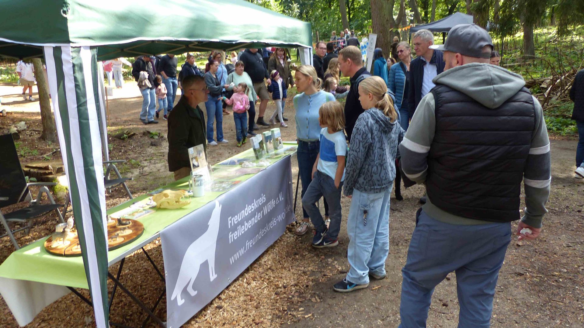 Bild Infostand am Naturerlebnistag in Mölln Bild Infostand am Naturerlebnistag in Mölln
