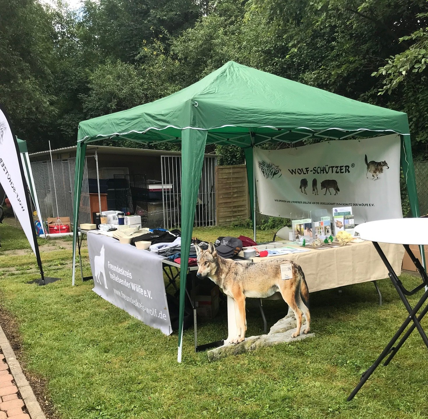 Bild 1 Infostand im Tierheim Osterode