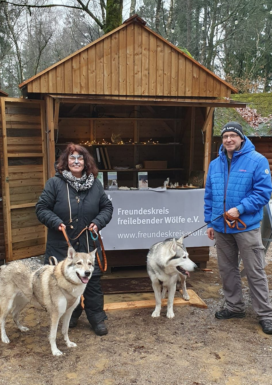 Bild Informatiosstand bei den Eekholter Wolfsnächten Bild Informatiosstand bei den Eekholter Wolfsnächten