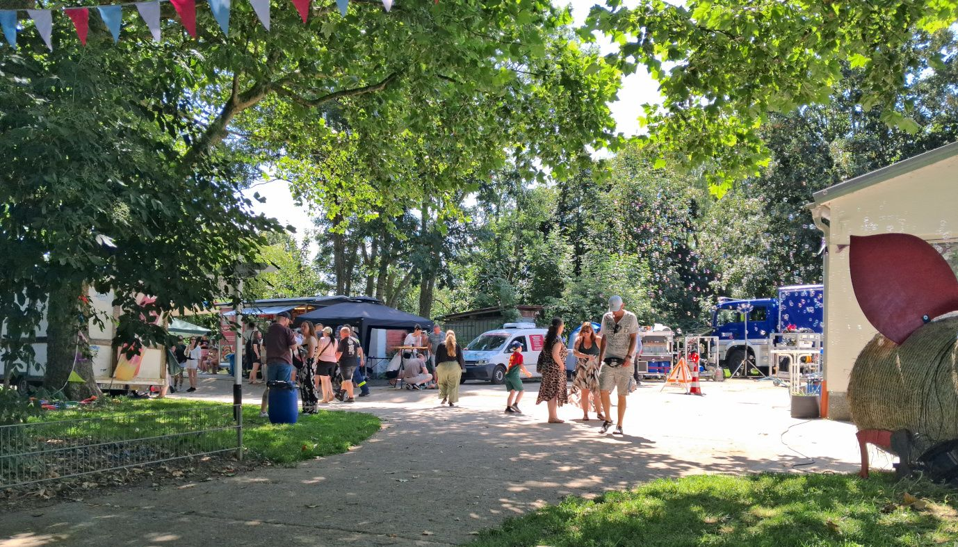 Bild 2 Infostand Tierheim Rostock-Schlage