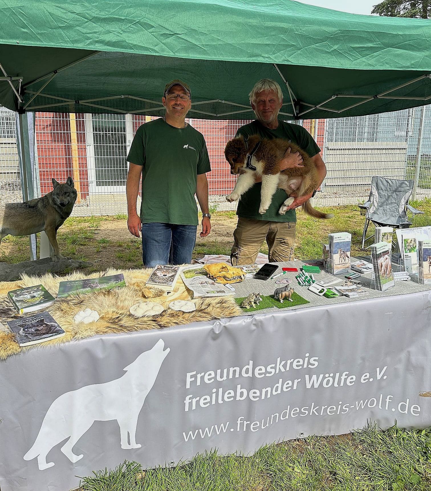 Bild  1 Infostand Tierheim Lübeck