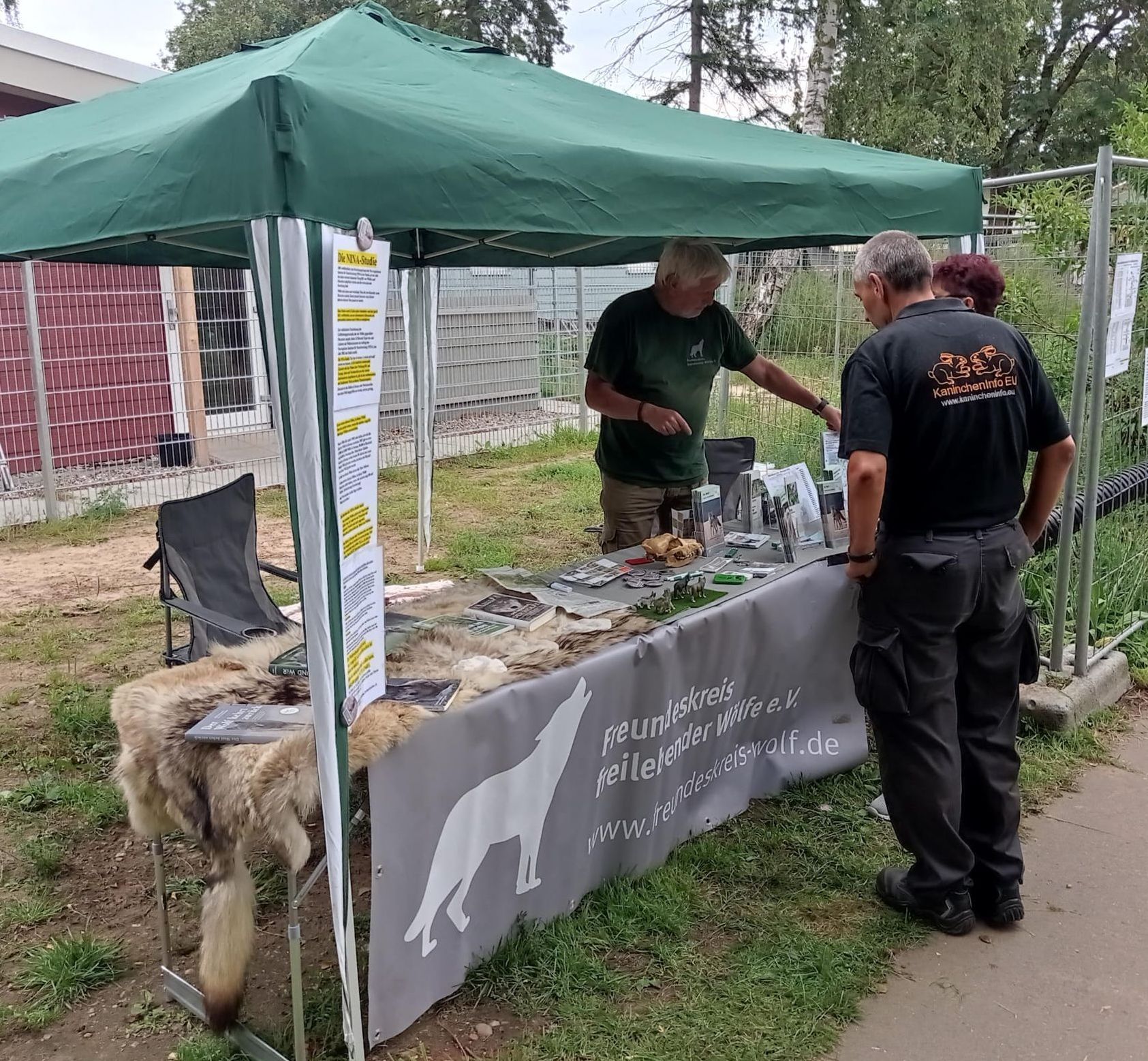 Bild  2 Infostand Tierheim Lübeck