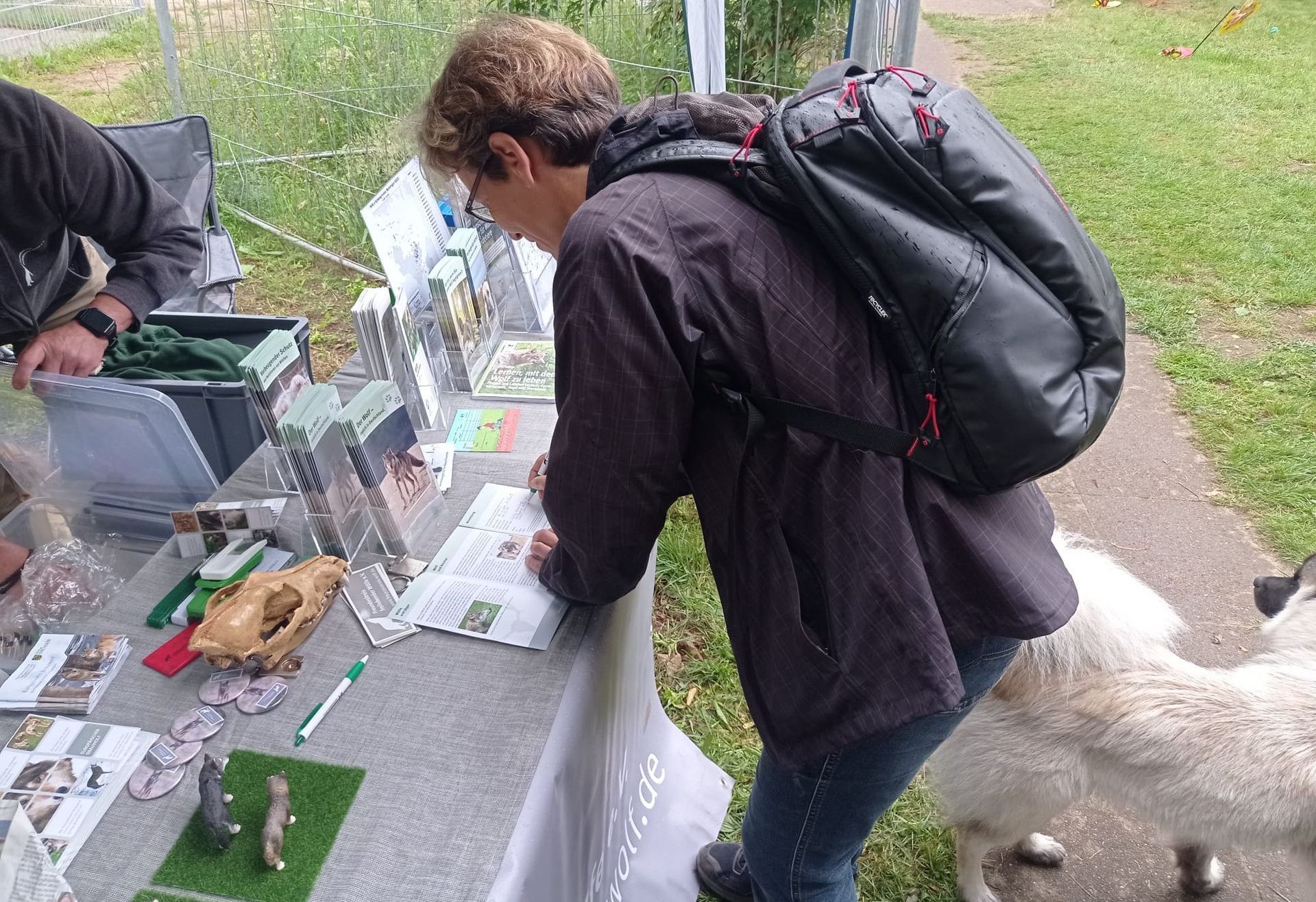 Bild  3 Infostand Tierheim Lübeck