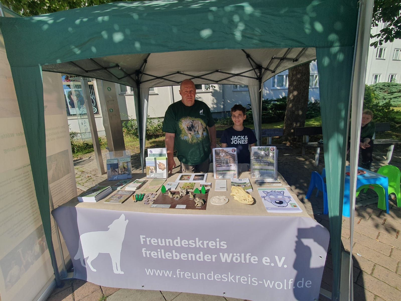 Bild Infostand beim Benefizfest in Wolfsburg