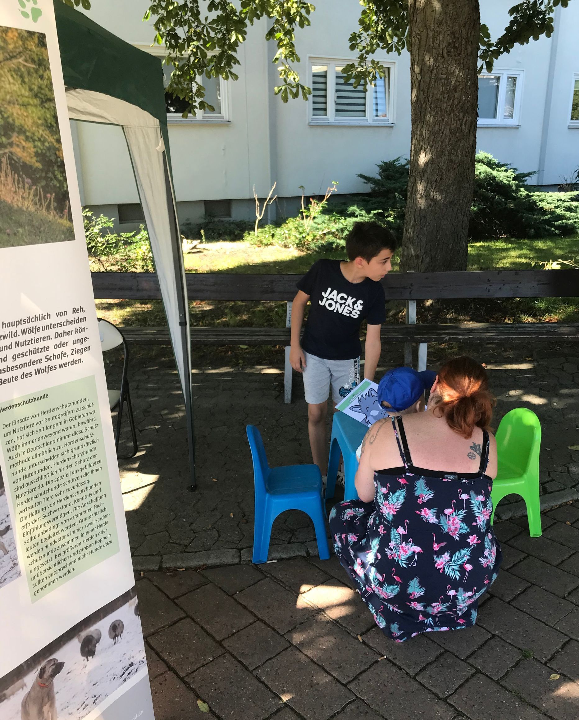 Bild  2 Infostand Benefizfest Wolfsburg