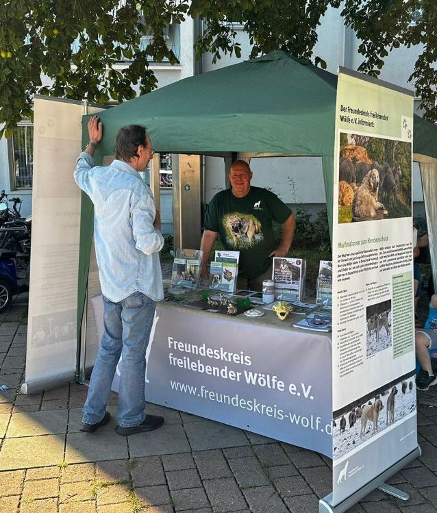 Bild  4 Infostand Benefizfest Wolfsburg