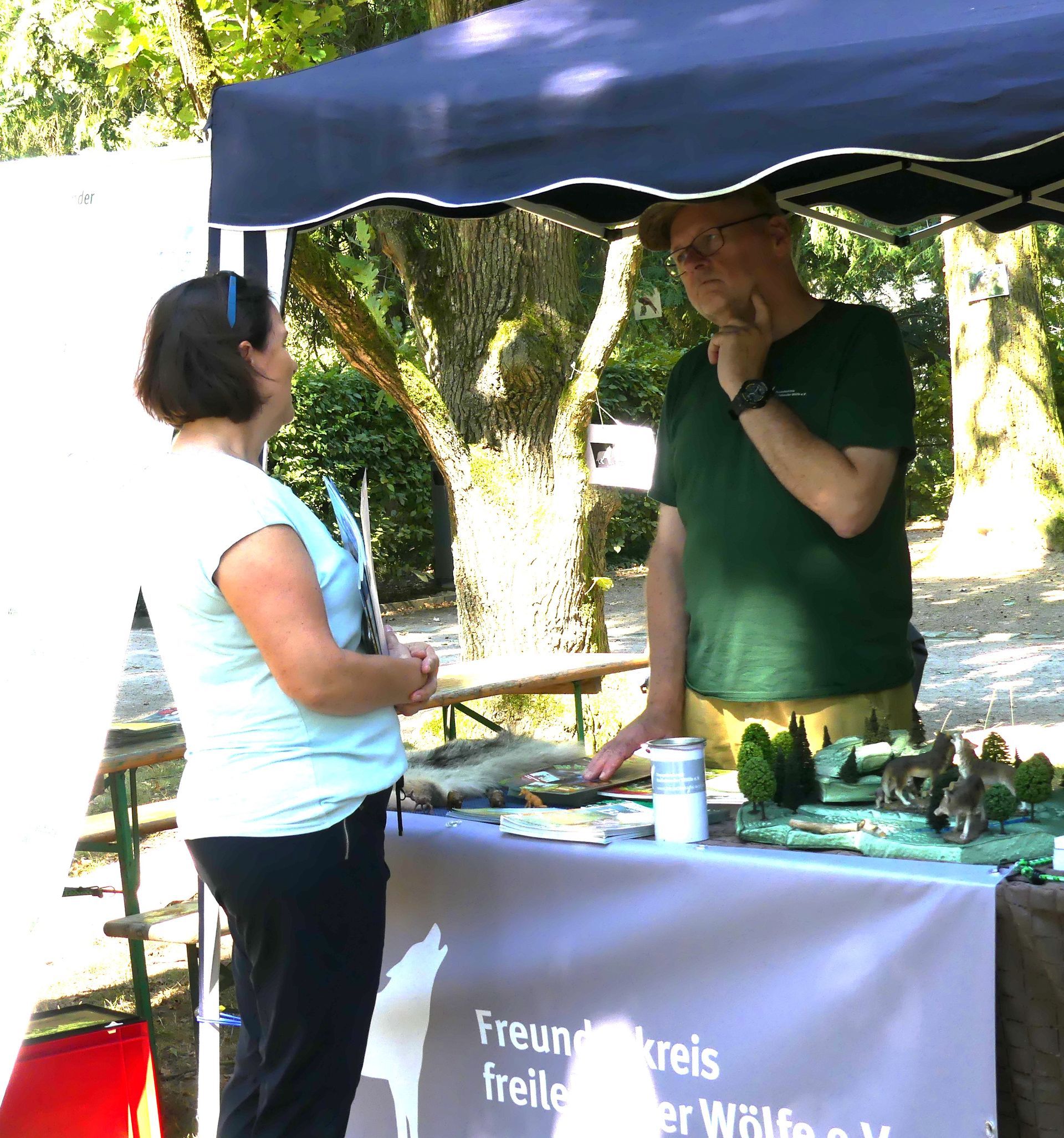 Bild 3 Infostand beim Artenschutztag im Zoo Rostock