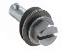 Eine Nahaufnahme einer Metallschraube auf weissem Hintergrund.