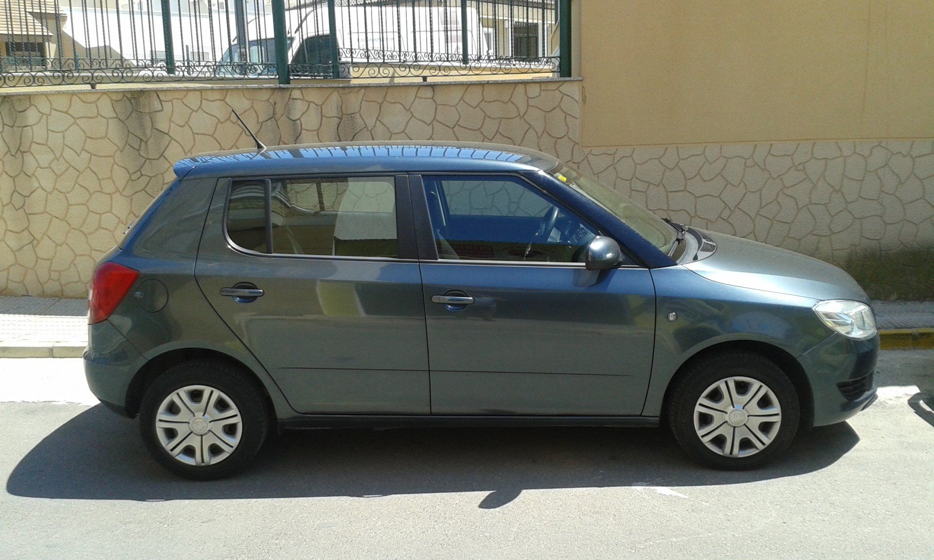 SKODA FABIA   (1)