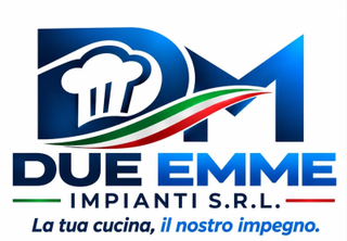 Logo di DUE EMME Impianti S.R.L. con cappello da chef, bandiera italiana e slogan blu e verde